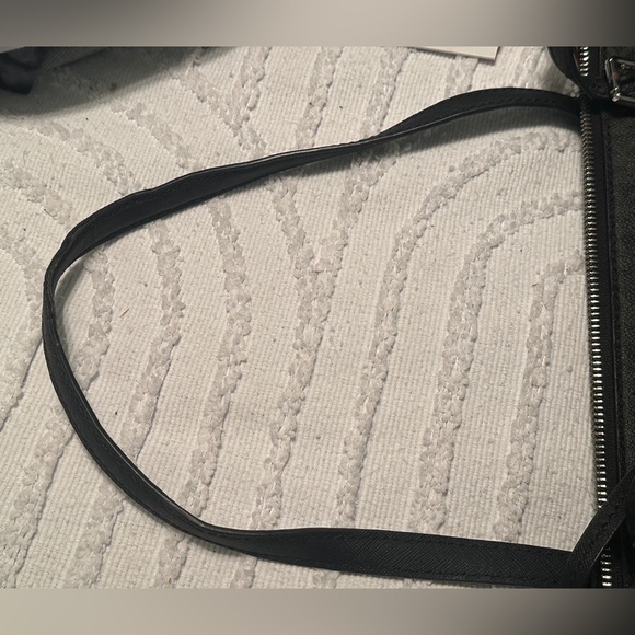 Black logo Michael Kors saffiano shoulder bag - Picture 8 of 12